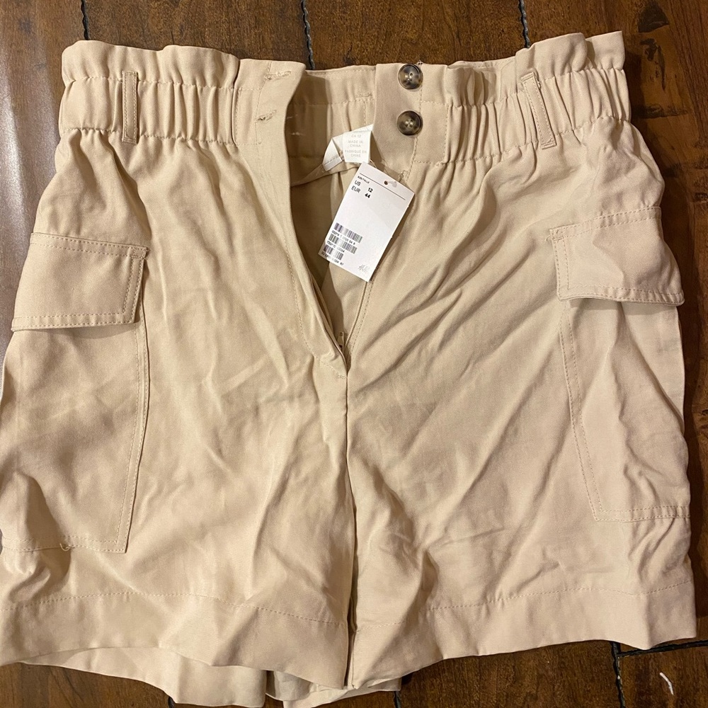 Short H&M brand new, never used, US12-44